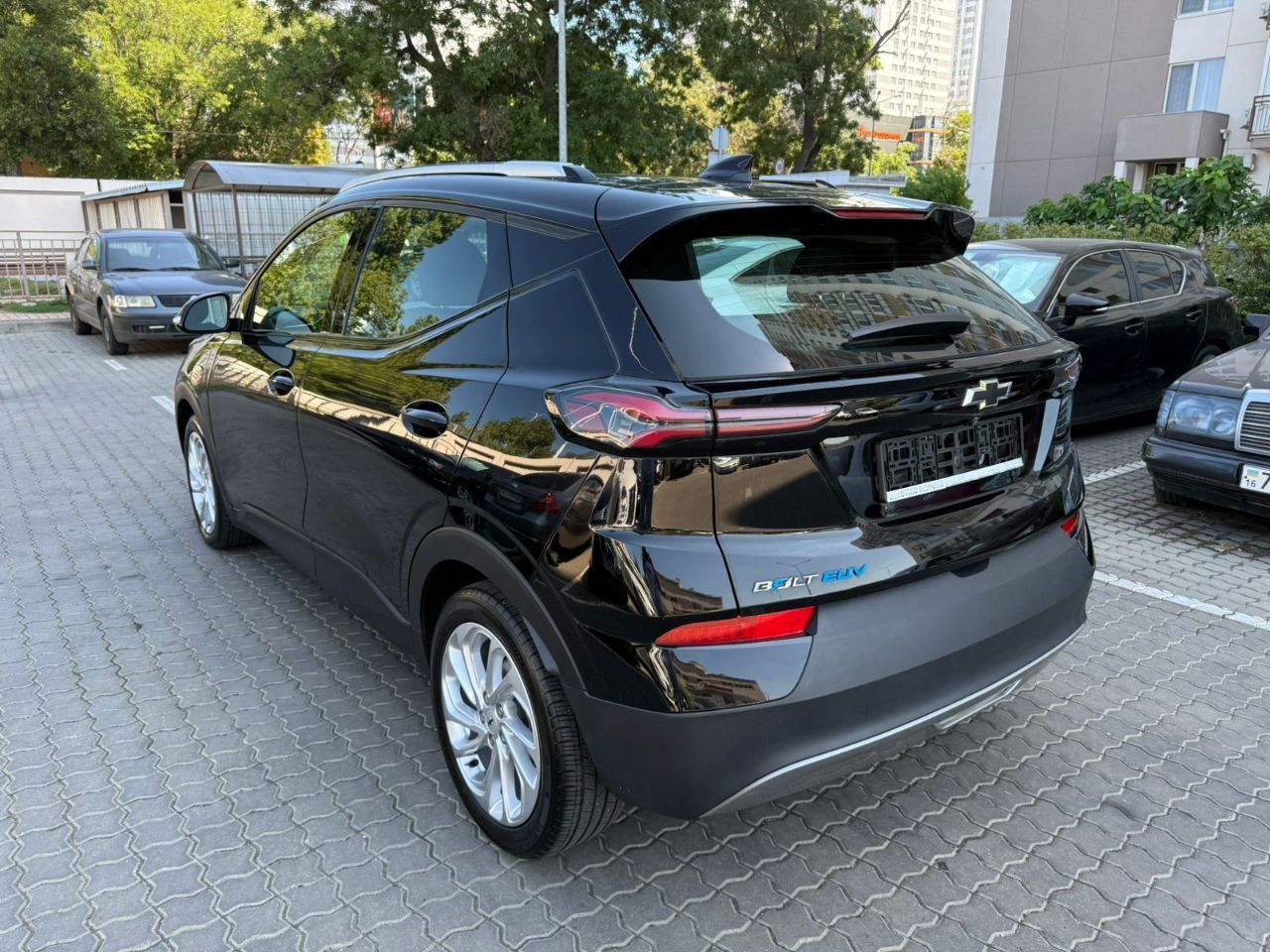 Chevrolet Bolt EUV - фото 3
