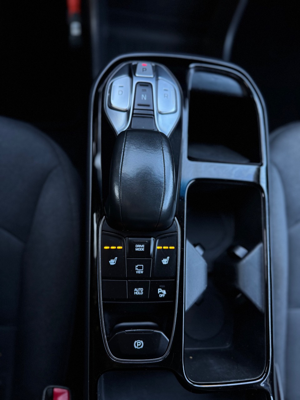 Hyundai IONIQ - фото 9