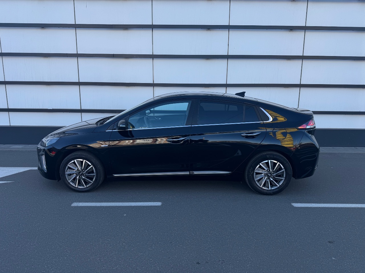 Hyundai IONIQ - фото 5