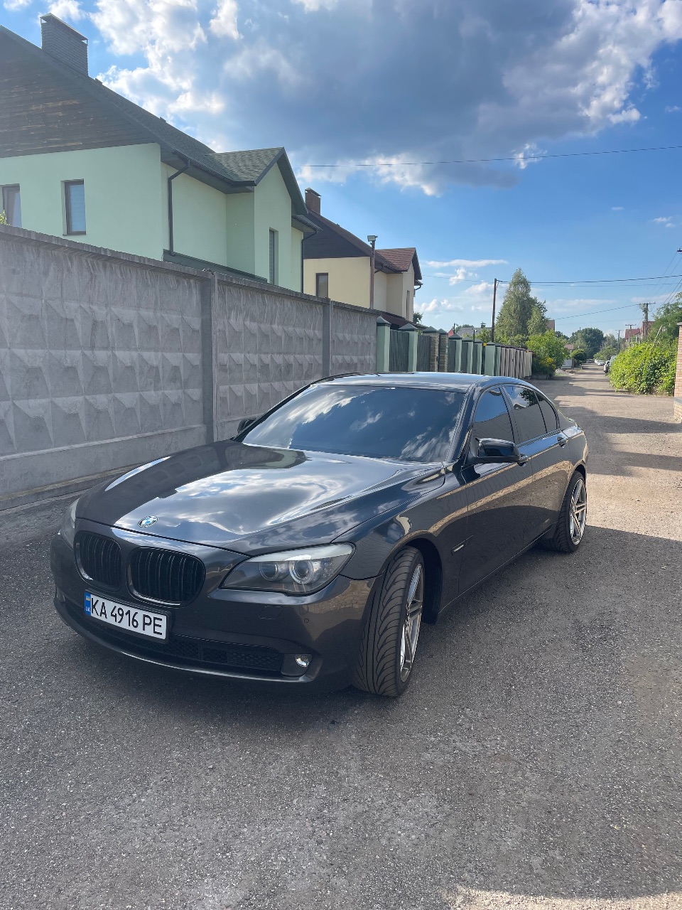 BMW 7 серії - фото 1