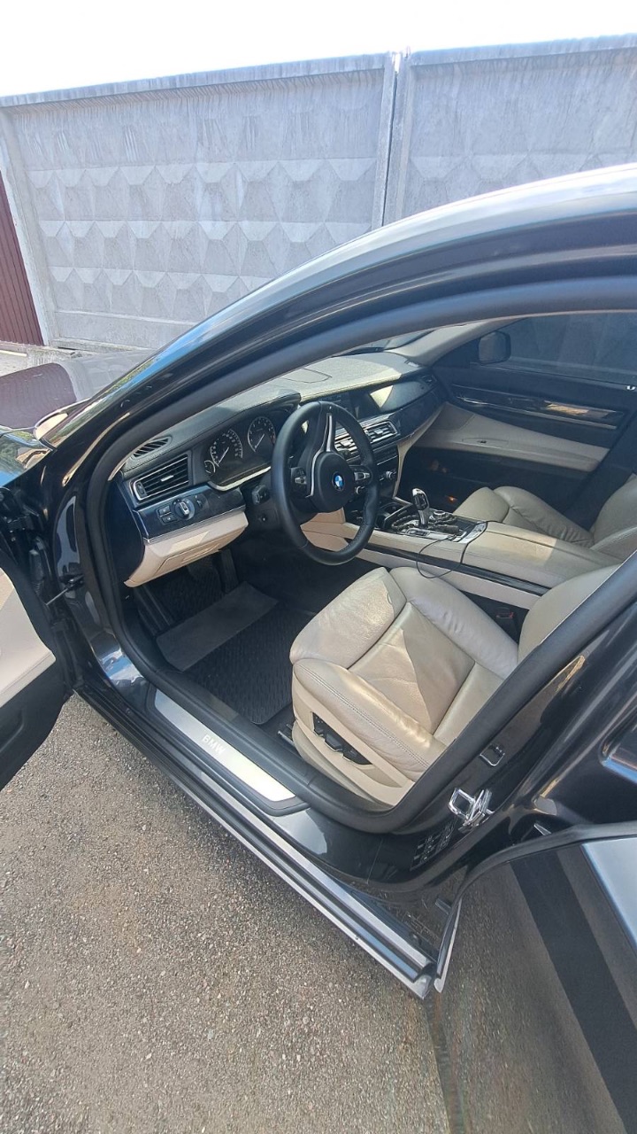 BMW 7 серії - фото 8