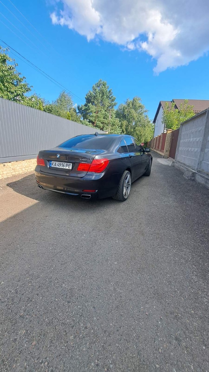 BMW 7 серії - фото 5