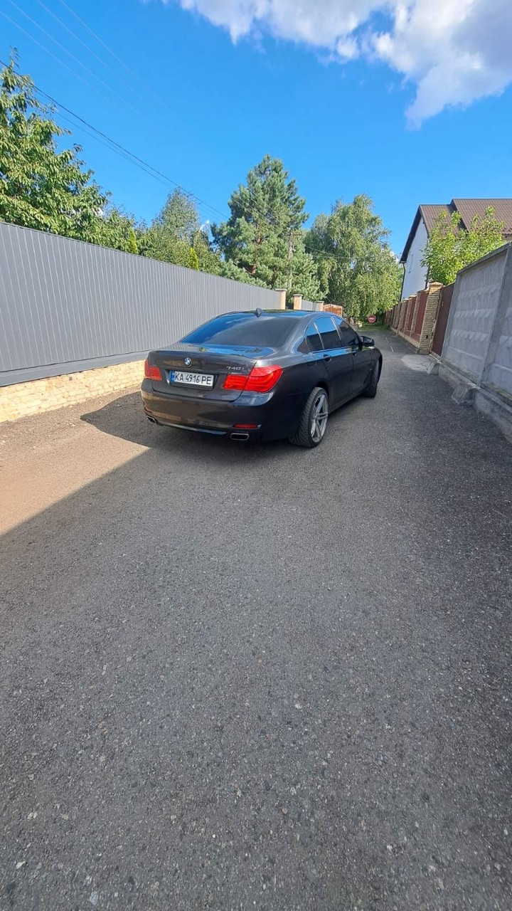 BMW 7 серії - фото 3