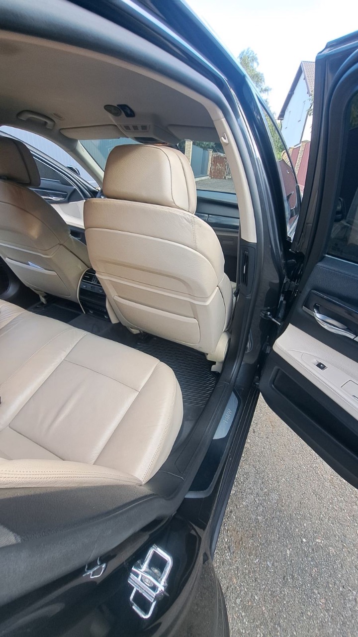 BMW 7 серії - фото 13