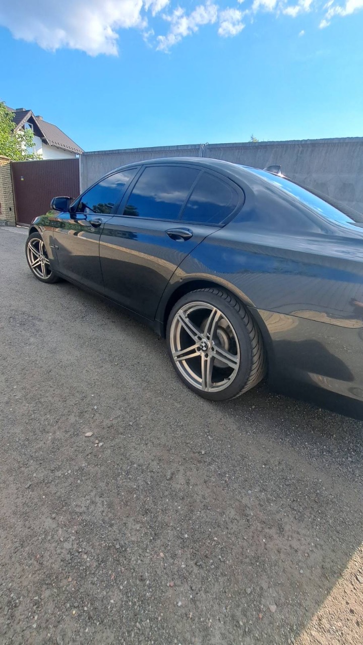 BMW 7 серії - фото 4