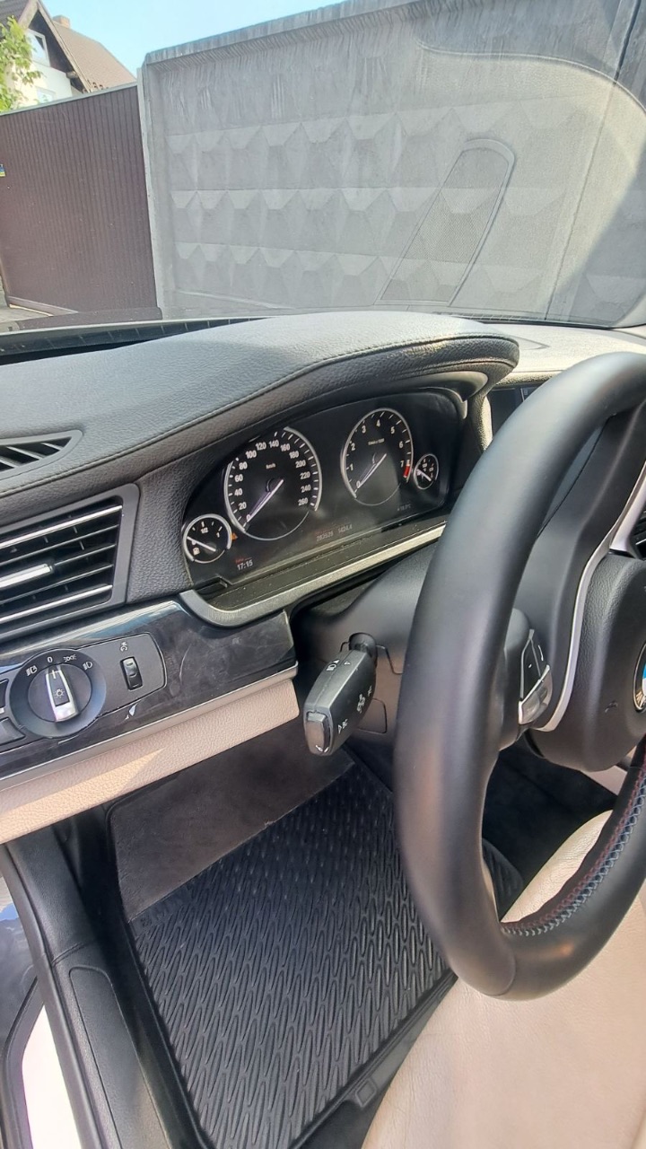 BMW 7 серії - фото 12