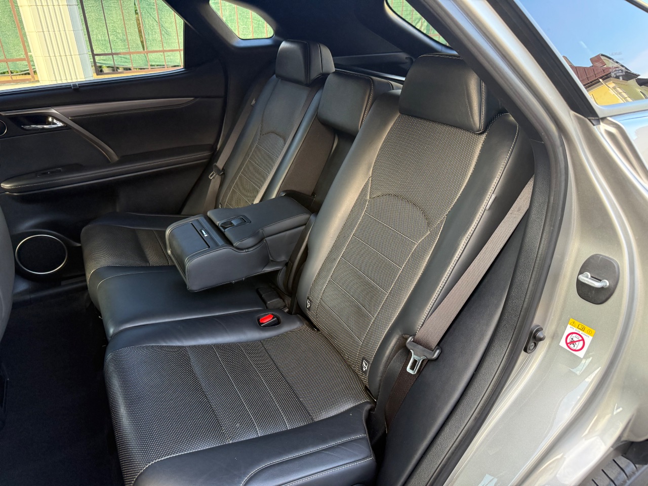 Lexus RX - фото 34