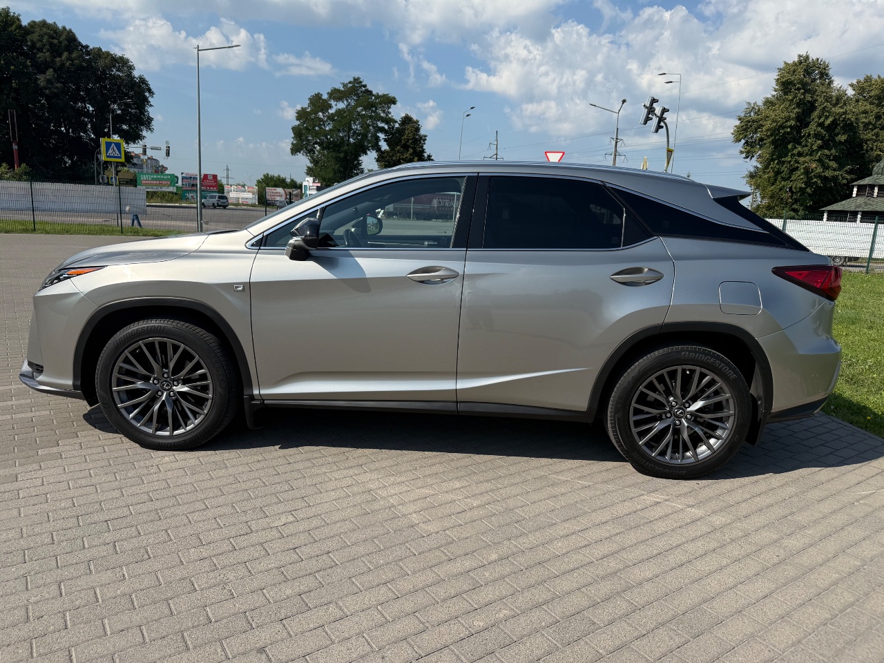 Lexus RX - фото 7