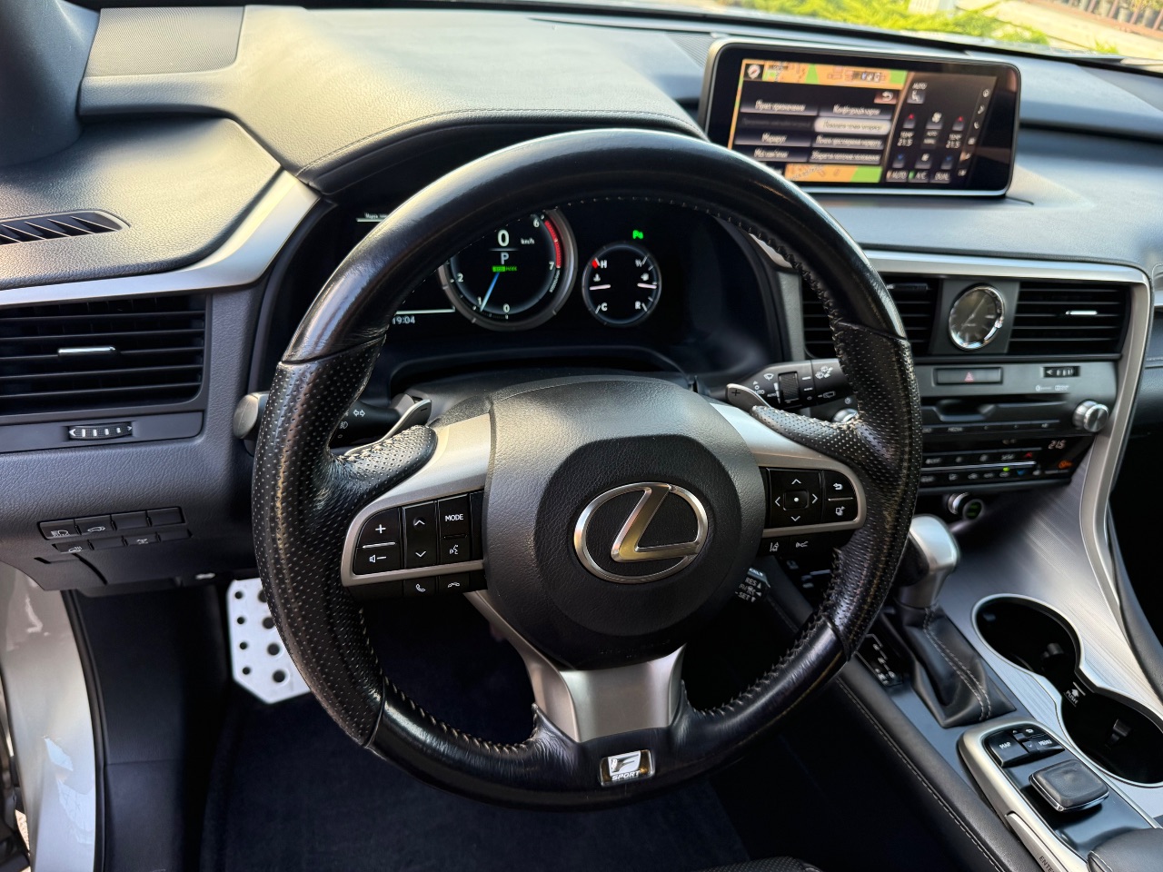 Lexus RX - фото 27