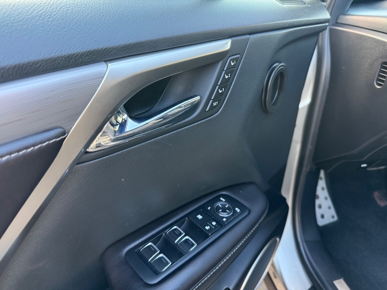 Lexus RX - фото 31