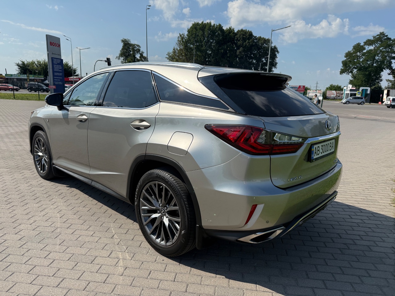 Lexus RX - фото 8