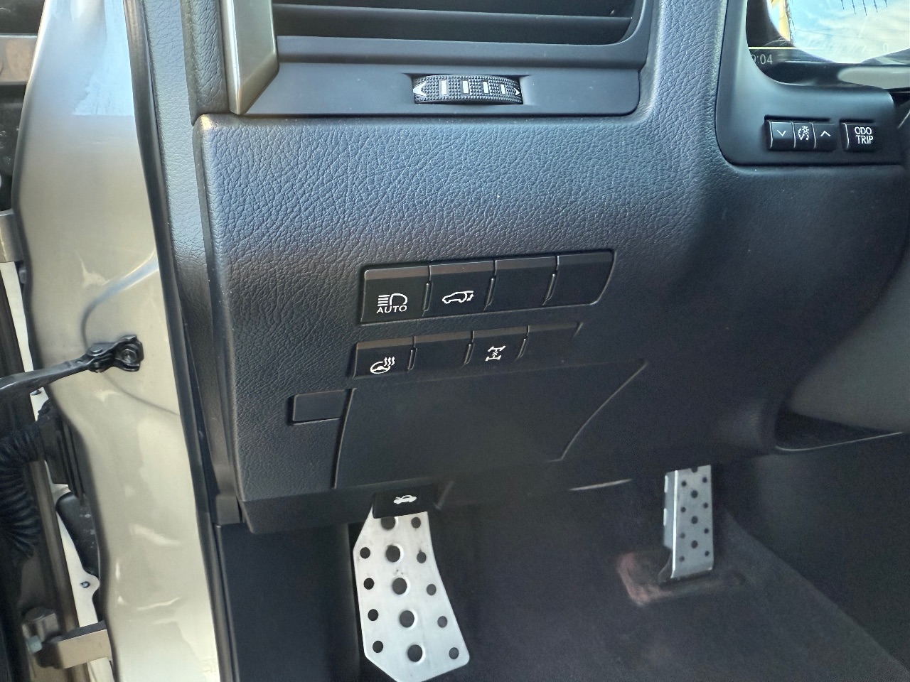 Lexus RX - фото 30