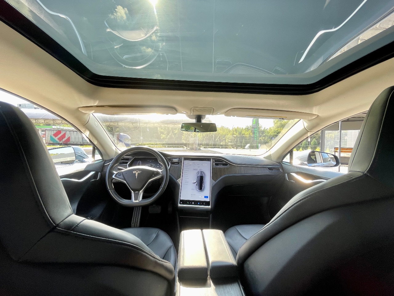 Tesla Model S - фото 7