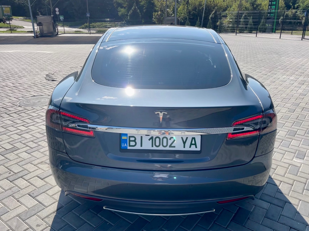 Tesla Model S - фото 3