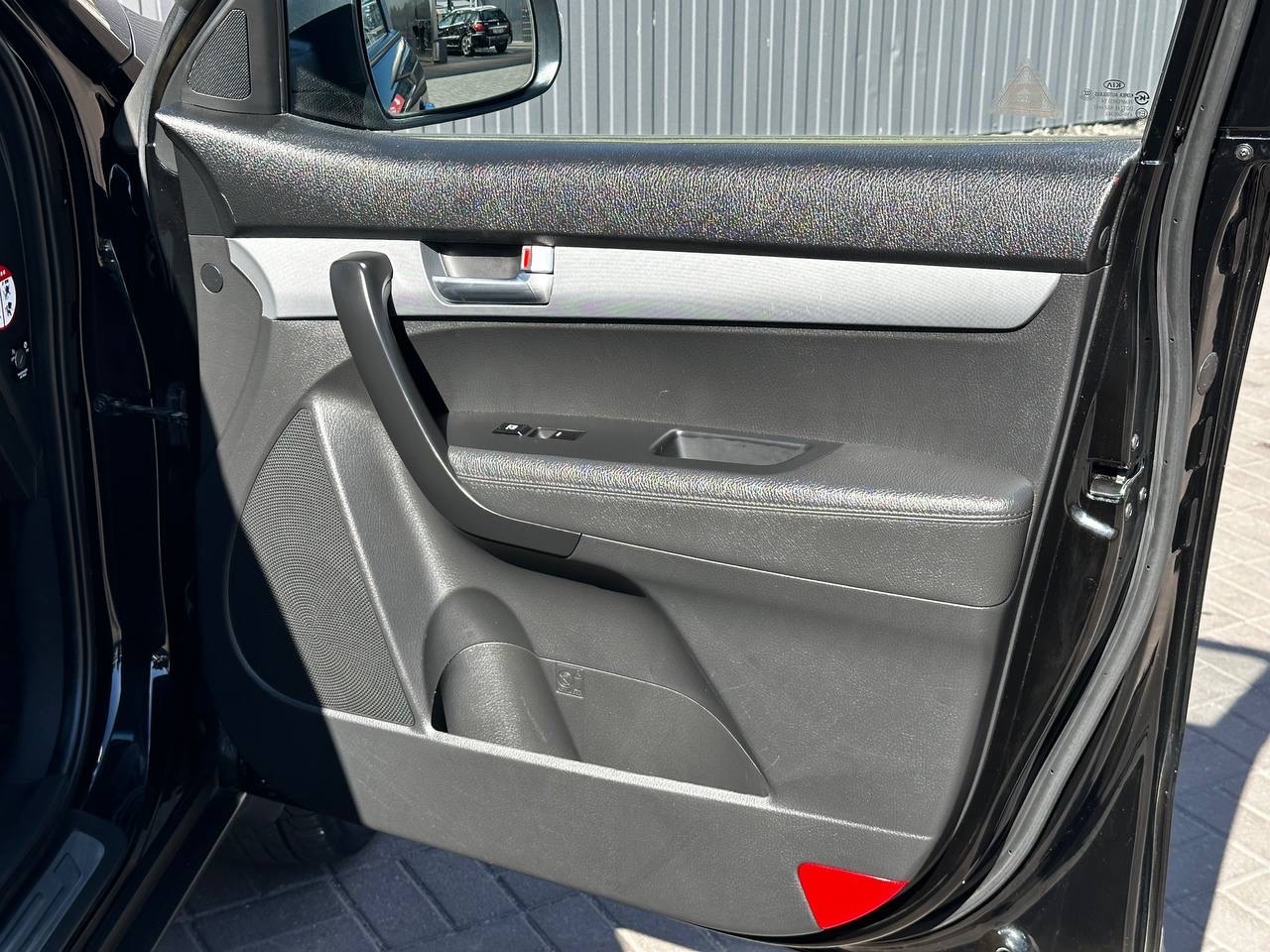 Kia Sorento - фото 24