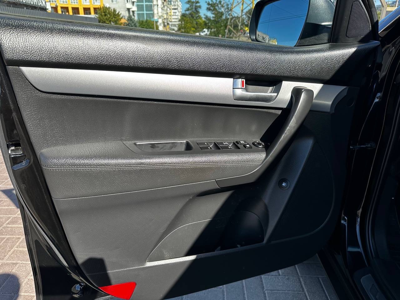 Kia Sorento - фото 17