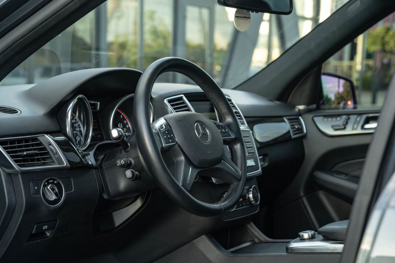 Mercedes-Benz M-Класс - фото 25
