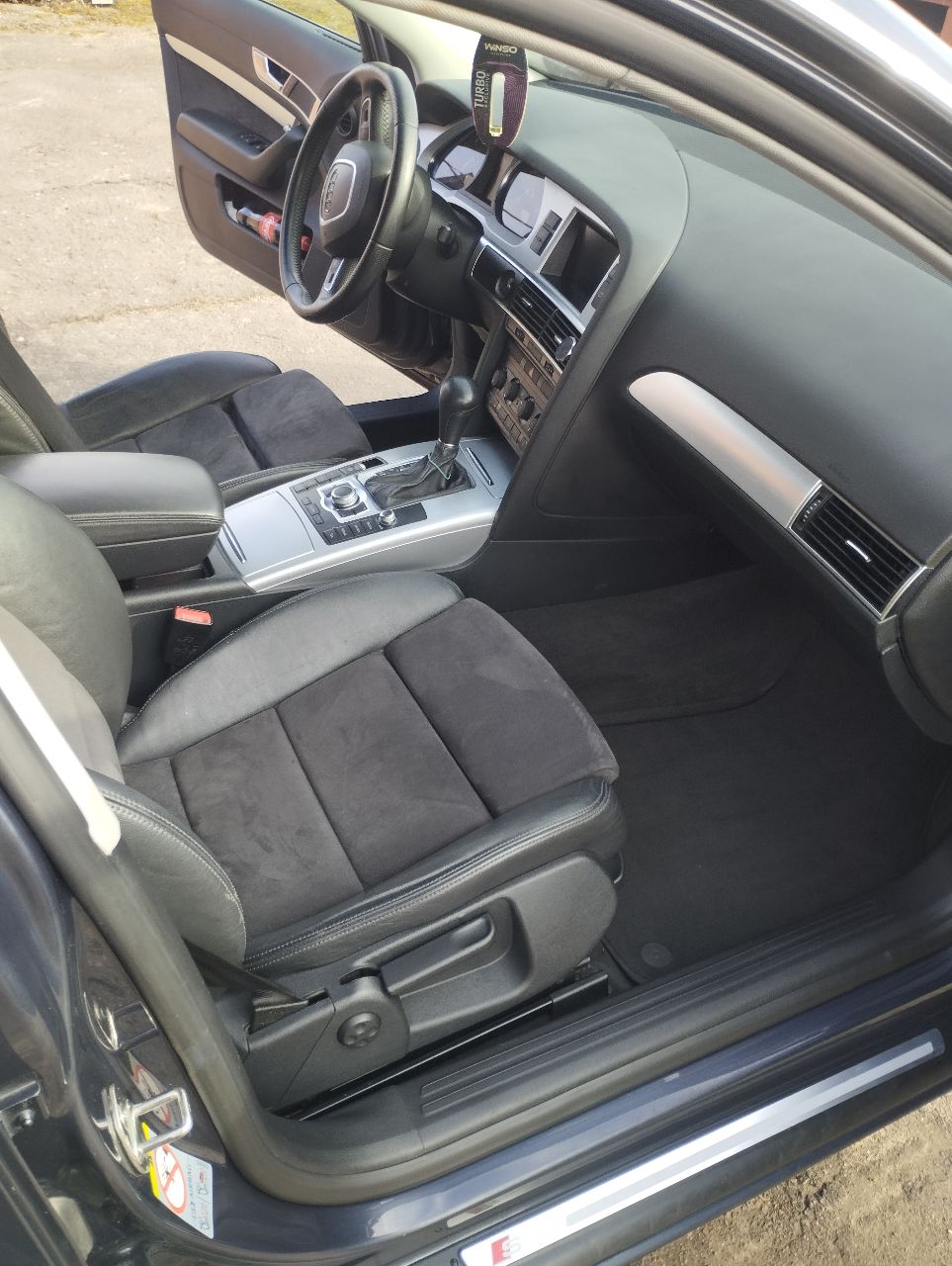 Audi A6 - фото 14