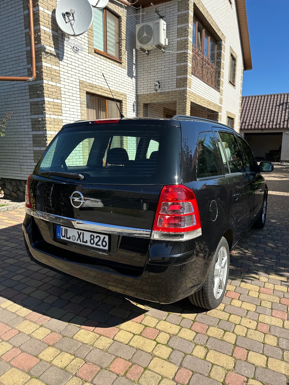 Opel Zafira - фото 8