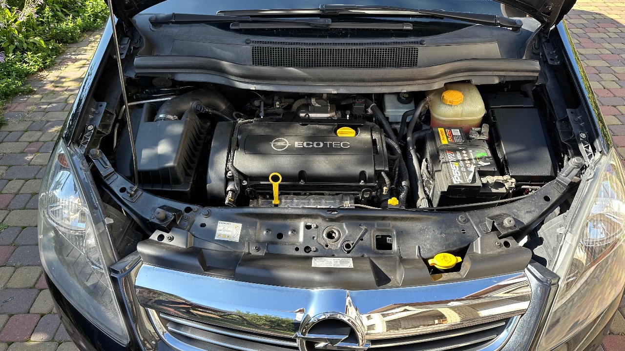 Opel Zafira - фото 17