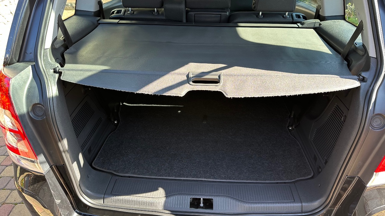 Opel Zafira - фото 15