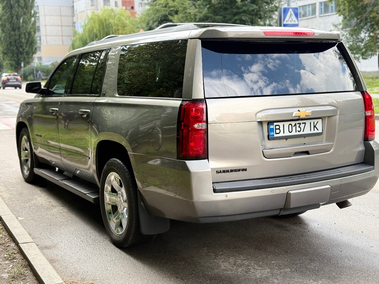 Chevrolet Suburban - фото 6