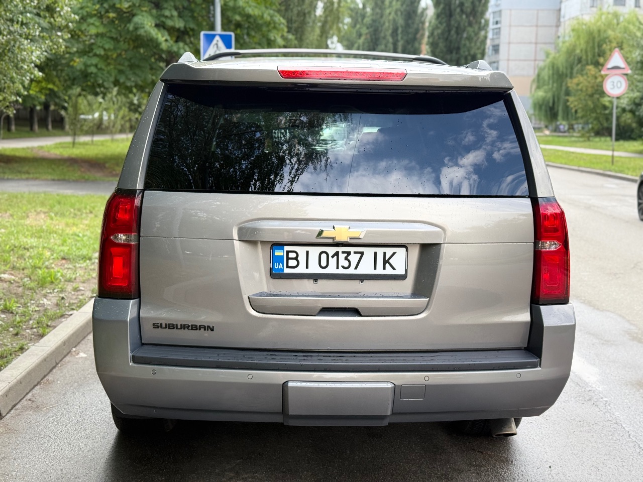 Chevrolet Suburban - фото 7