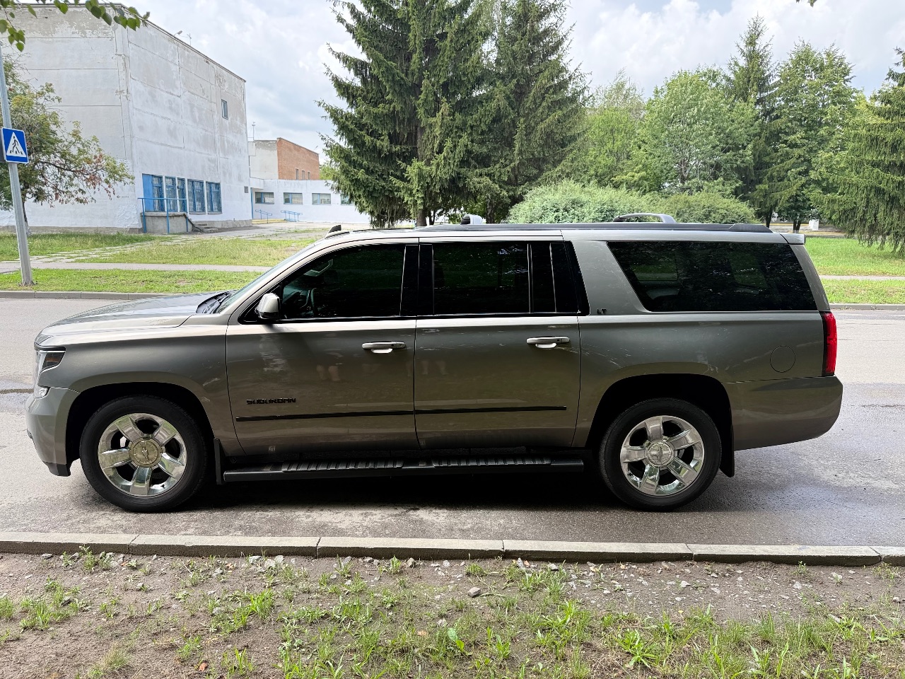 Chevrolet Suburban - фото 8