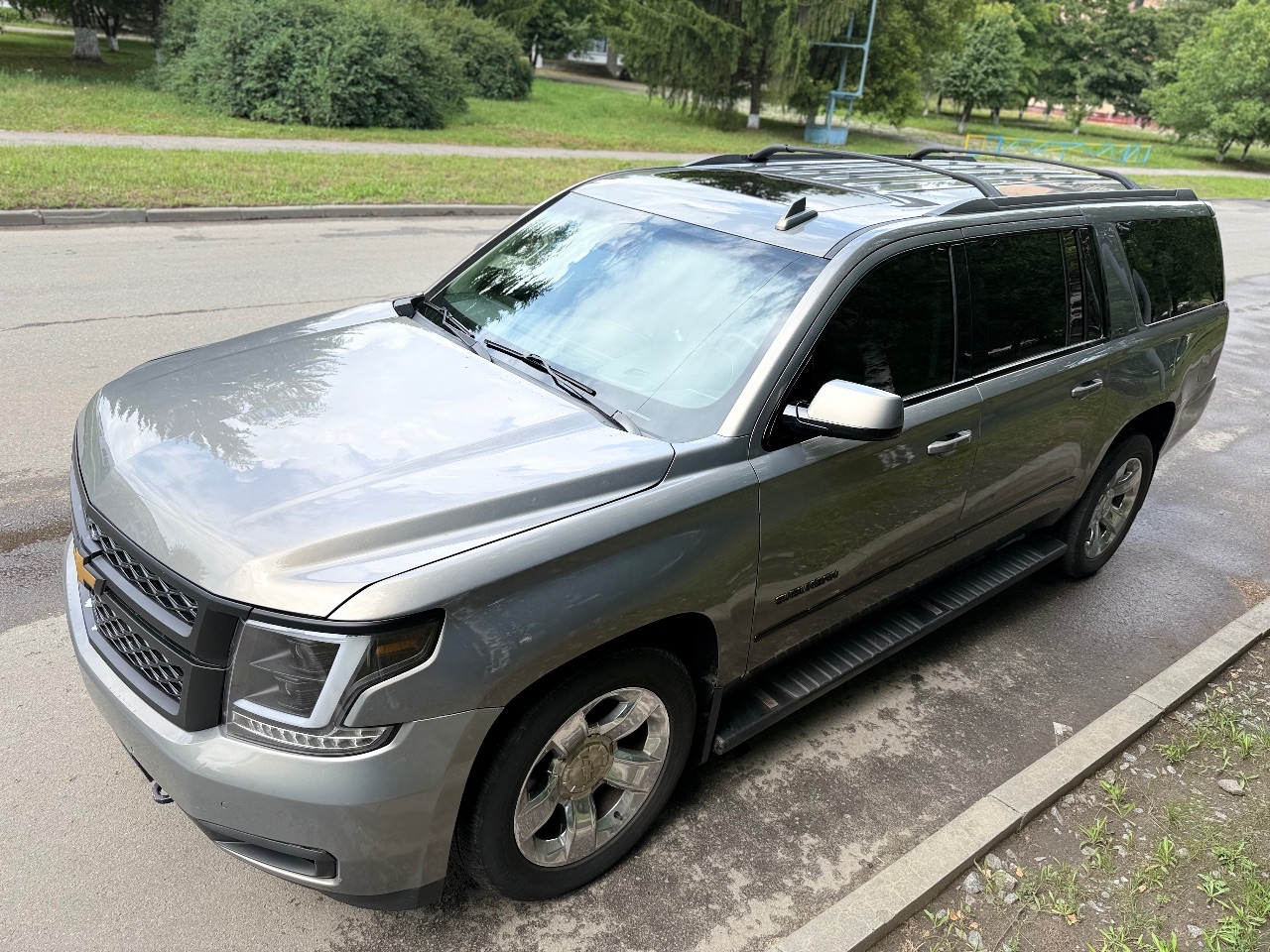 Chevrolet Suburban - фото 9