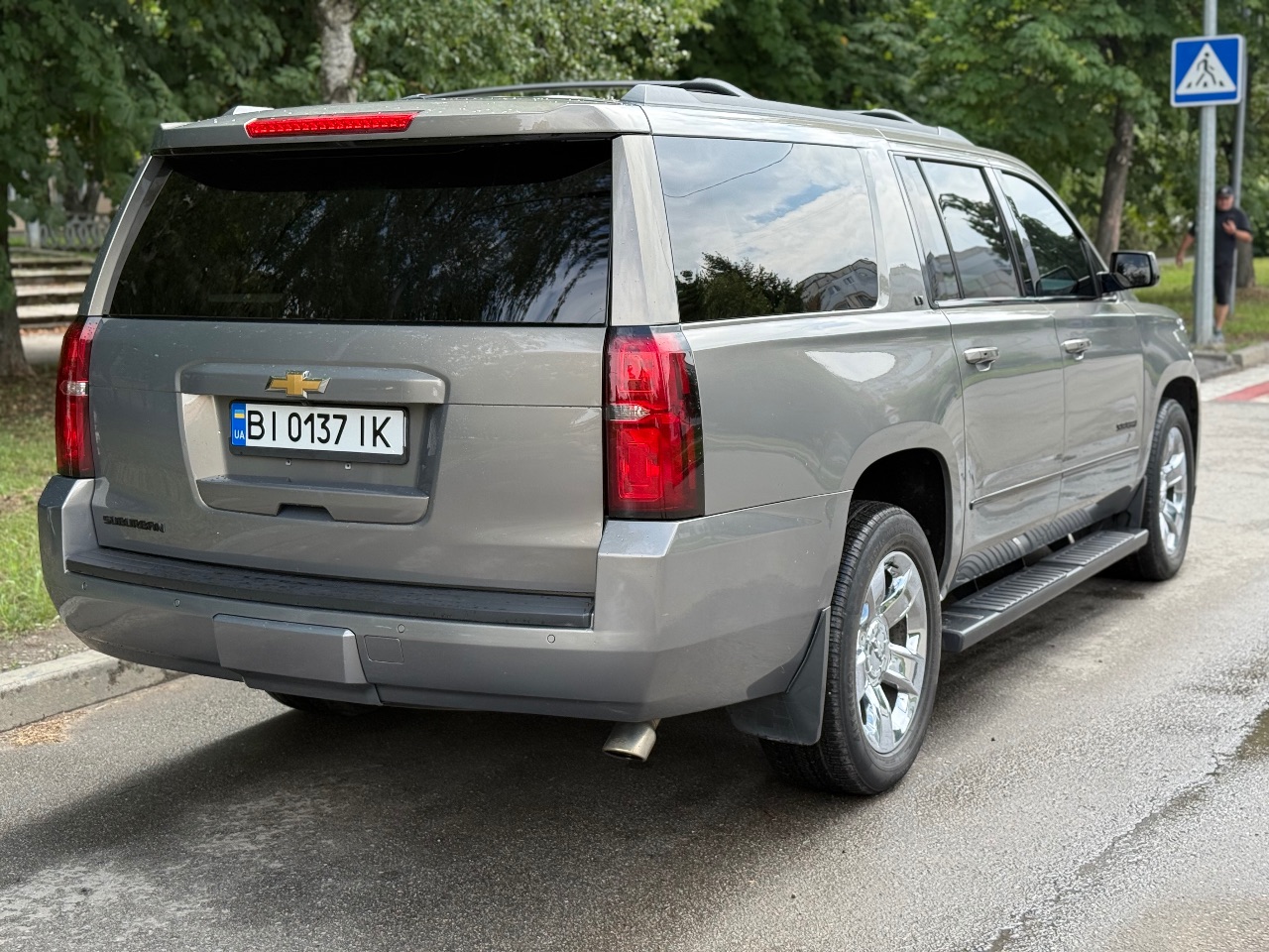 Chevrolet Suburban - фото 3