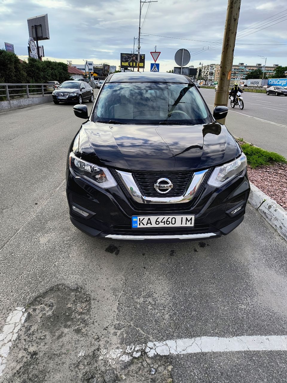 Nissan Rogue - фото 1