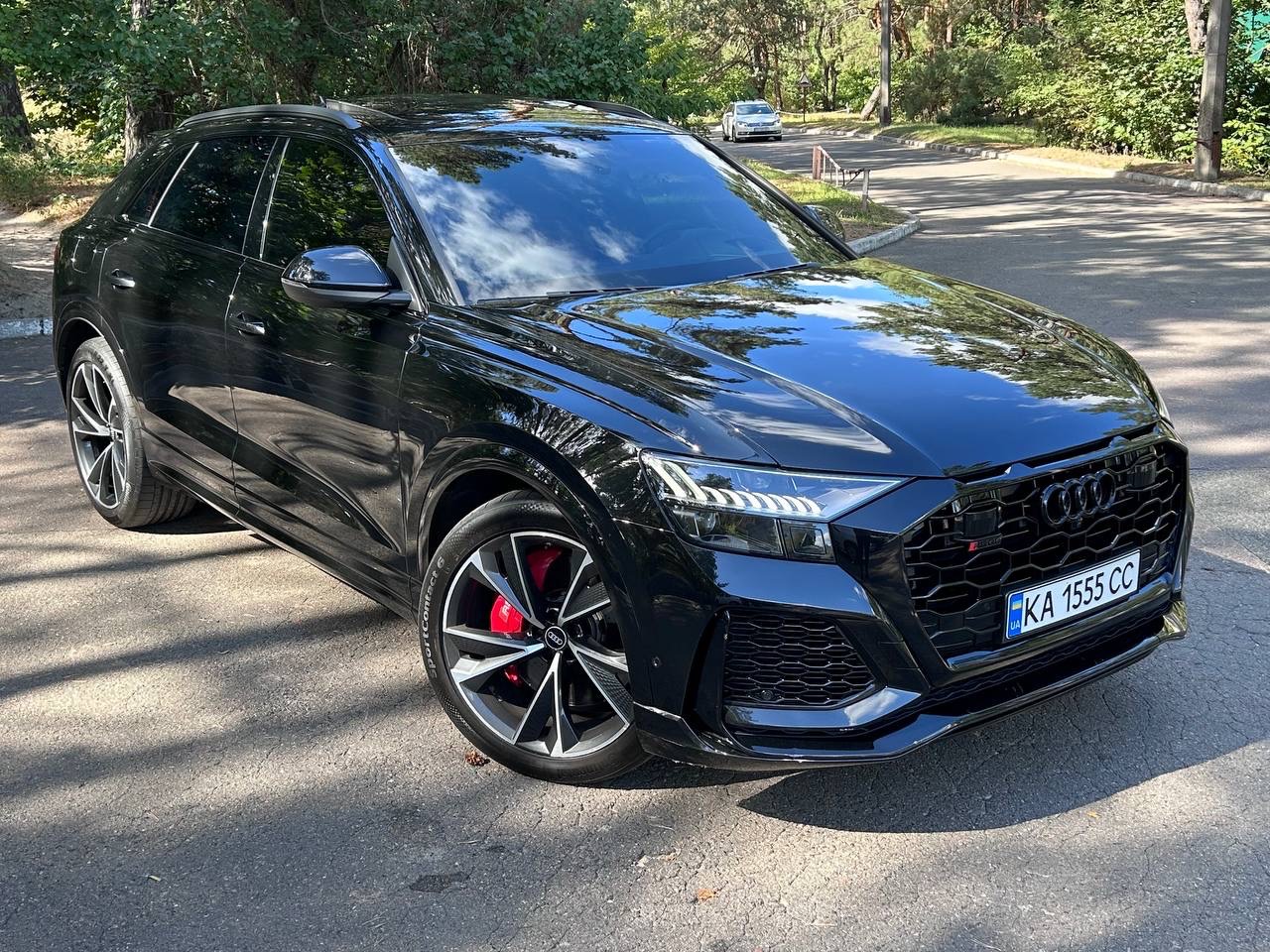 Audi RS Q8 - фото 1
