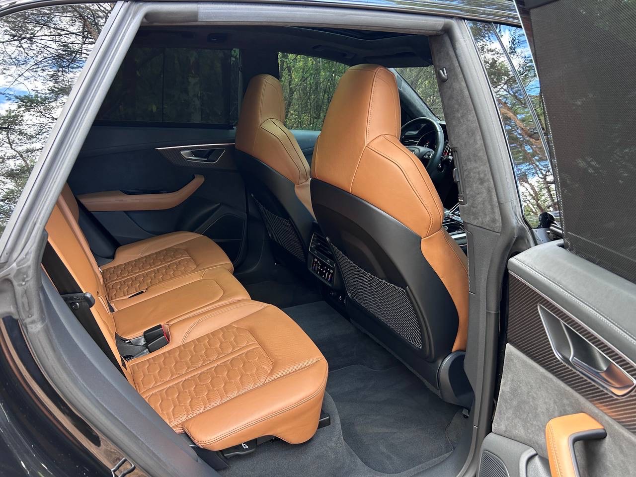 Audi RS Q8 - фото 14