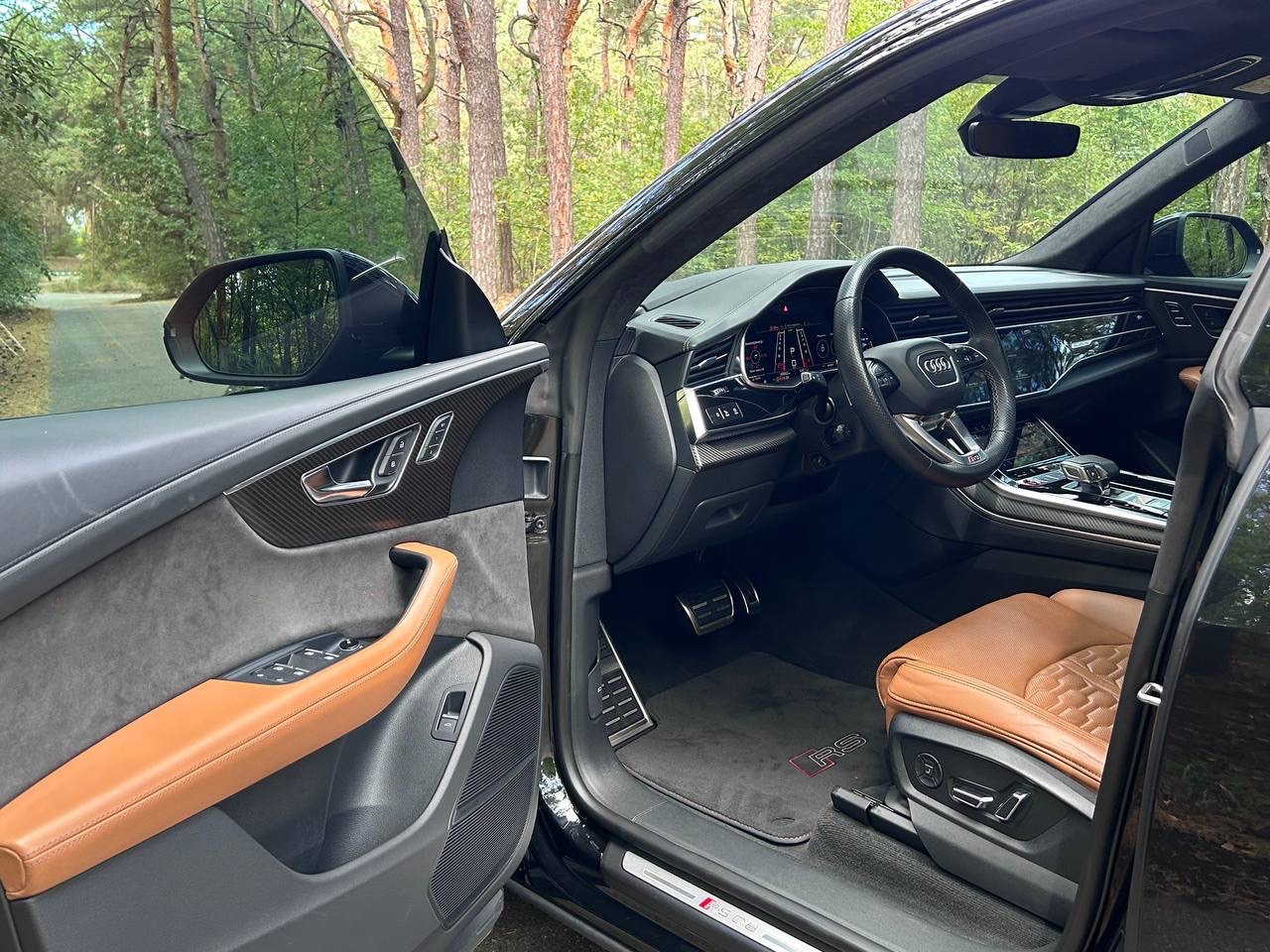 Audi RS Q8 - фото 8