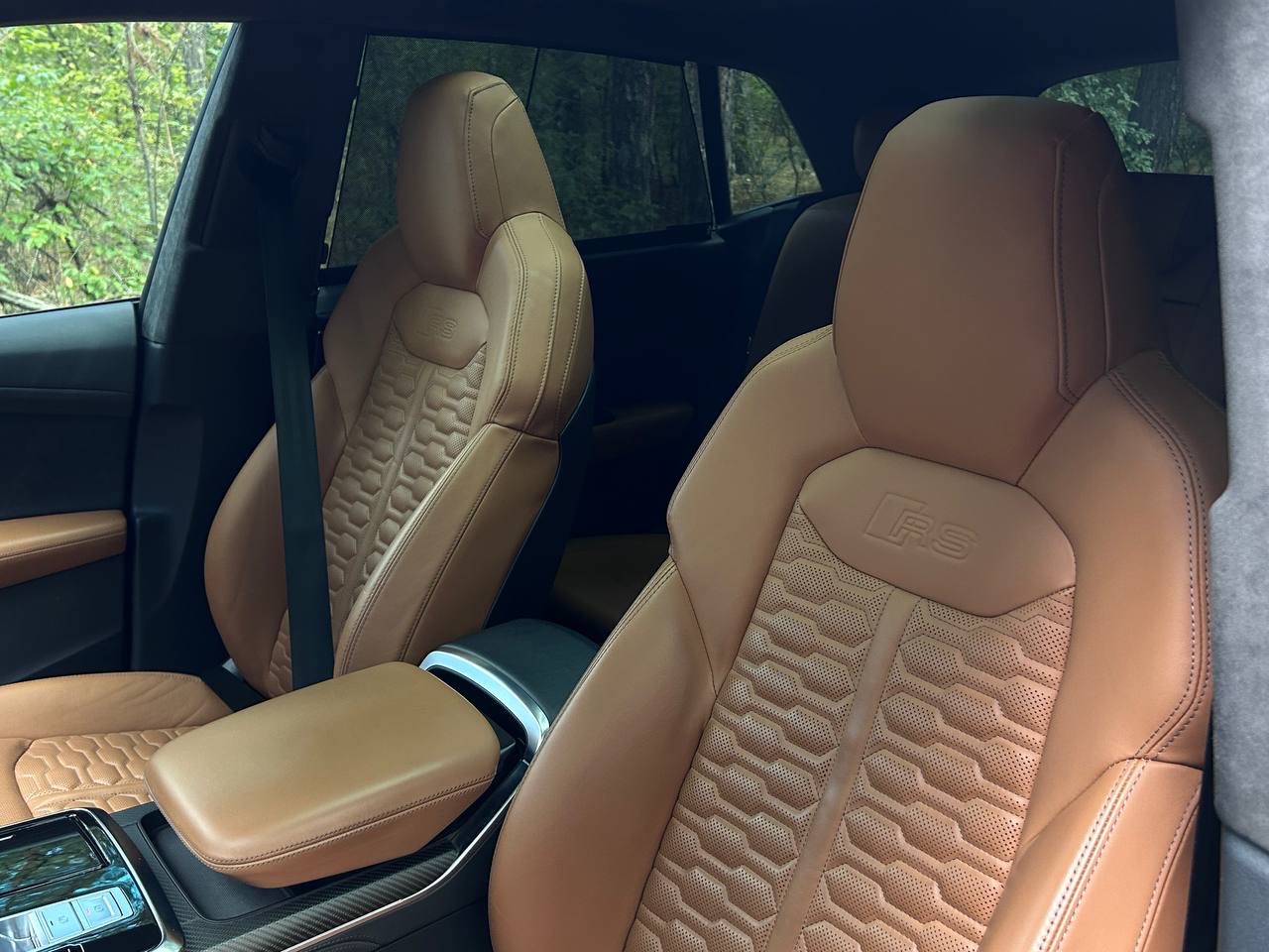 Audi RS Q8 - фото 10