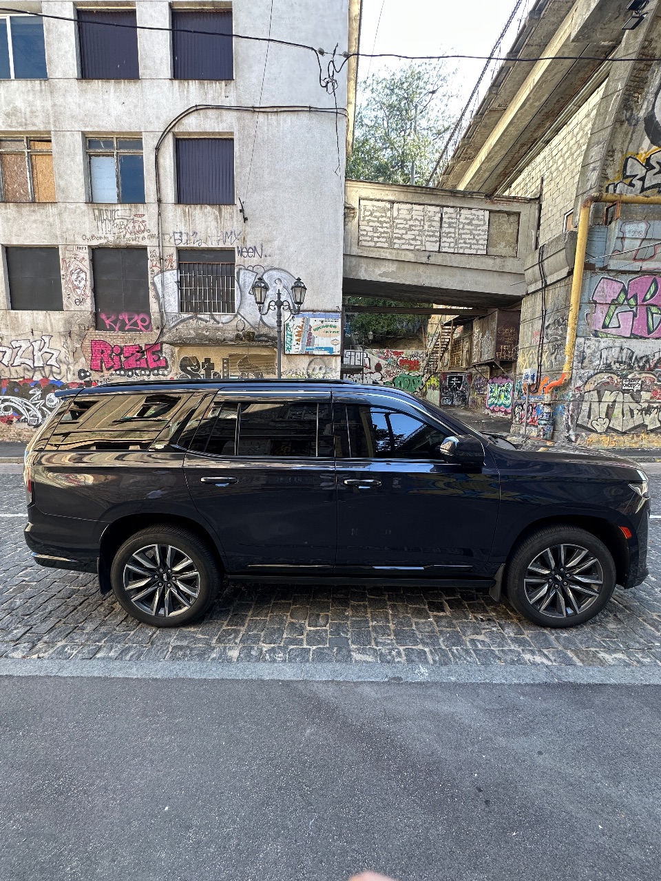 Cadillac Escalade - фото 3