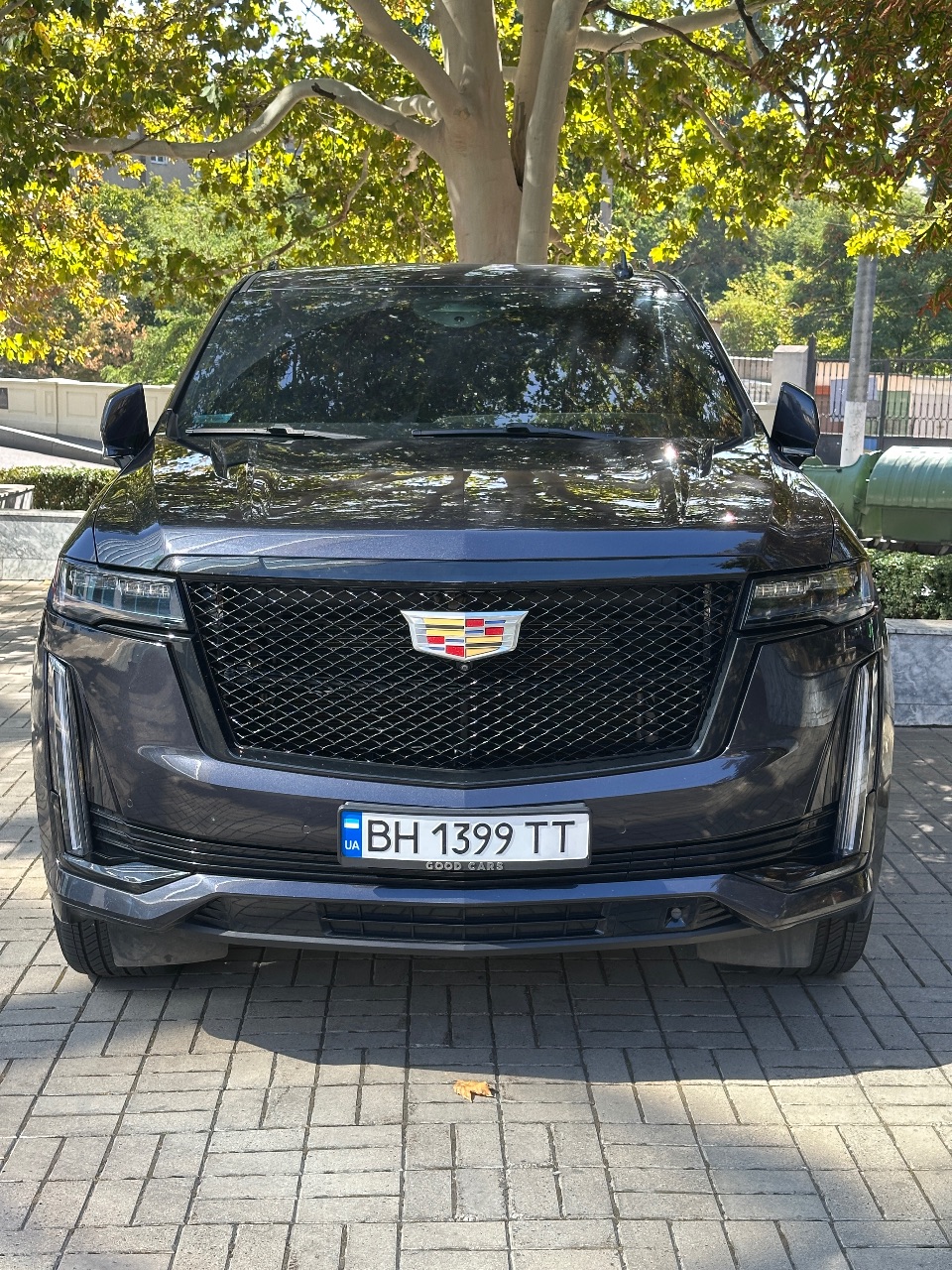 Cadillac Escalade - фото 1