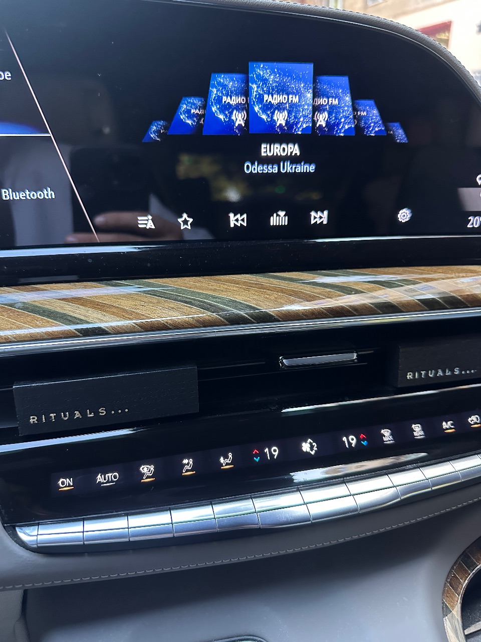 Cadillac Escalade - фото 8