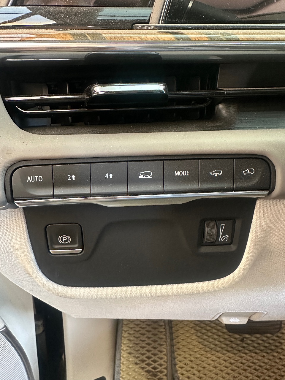 Cadillac Escalade - фото 9