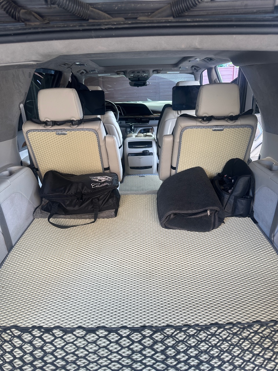 Cadillac Escalade - фото 10