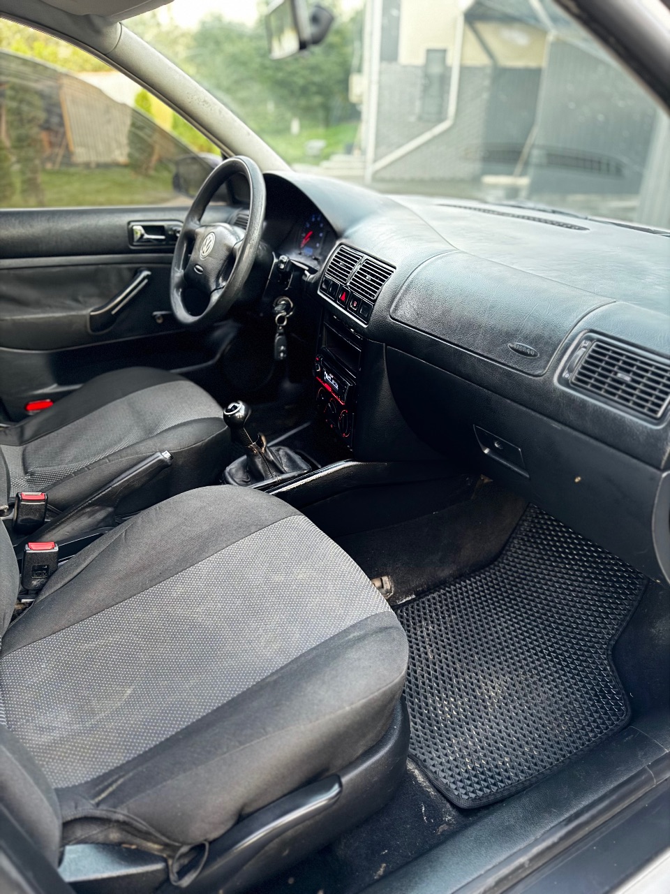 Volkswagen Golf - фото 8