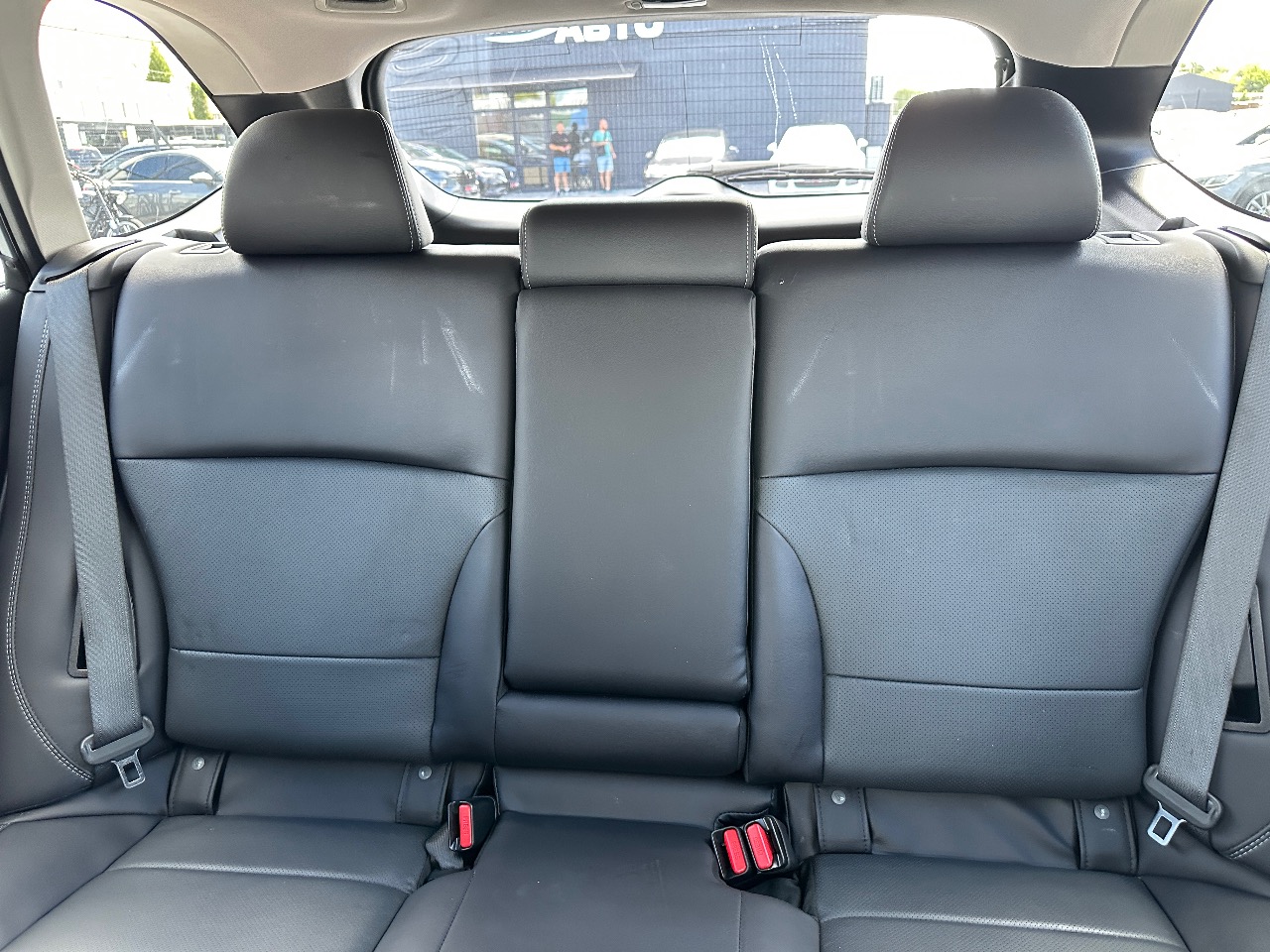 Subaru Outback - фото 2