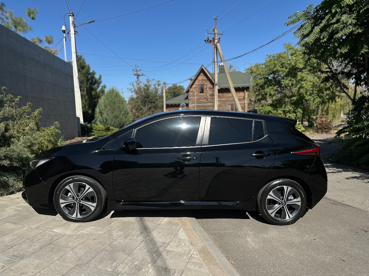 Nissan Leaf - фото 2