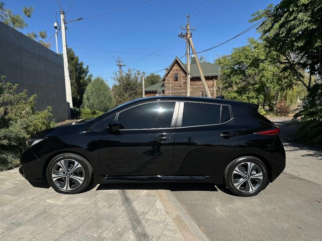 Nissan Leaf - зображення 2