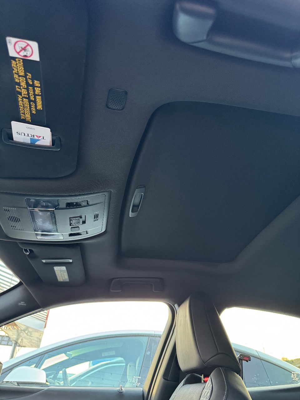 Lexus UX - фото 10