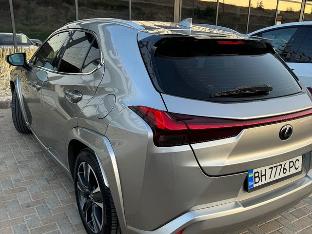 Lexus UX - фото 5