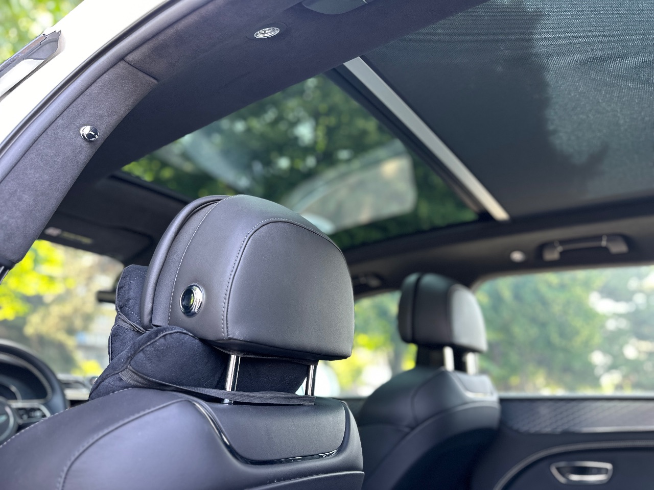 Bentley Bentayga - фото 30