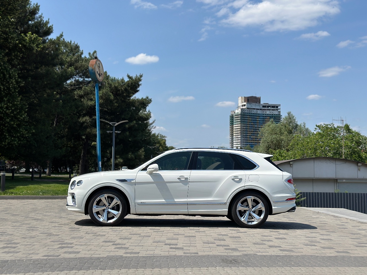 Bentley Bentayga - фото 6