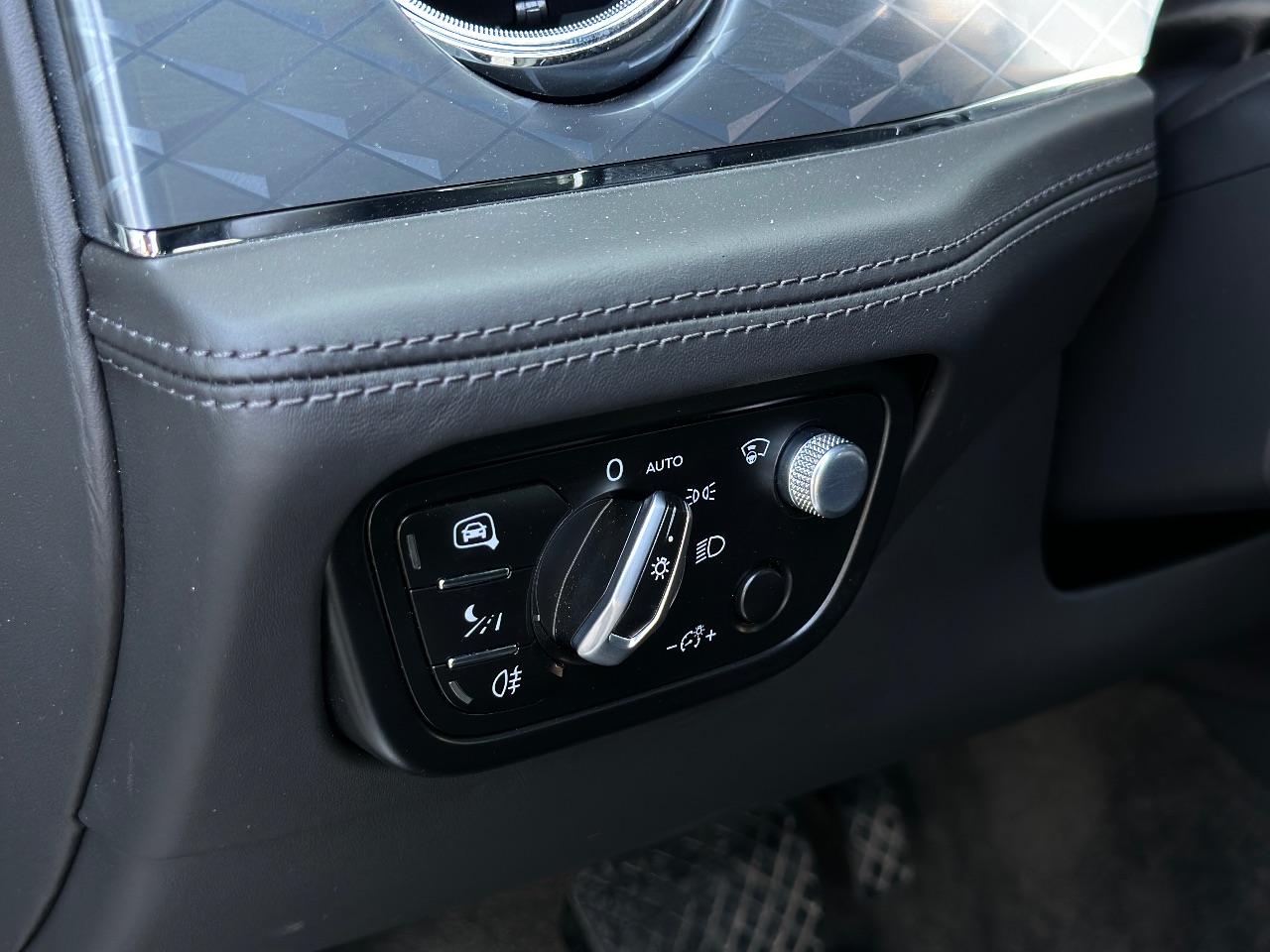 Bentley Bentayga - фото 13