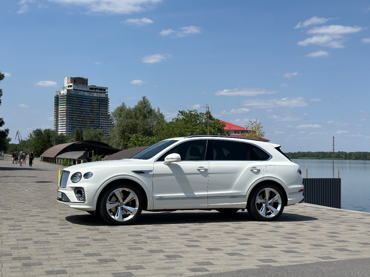 Bentley Bentayga - фото 5